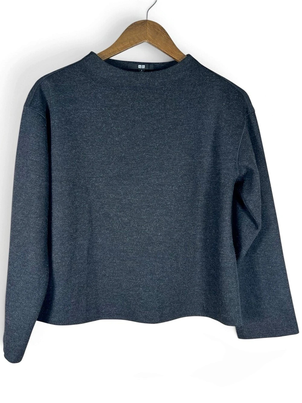 Uniqlo Womens Charcoal Gray Wool Blend Cropped Mockneck Sweater Small Minimalist